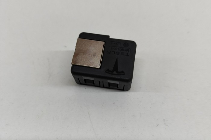 TESLA MODEL Y 2023 OEM: 1681904-00-A SKU: 23418981