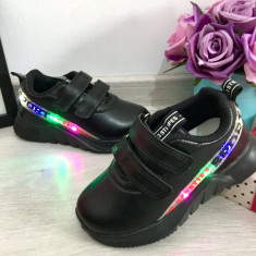 Adidasi negri cu lumini LED si scai pt baieti / fete 31 cod 0610 foto