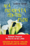 Cumpara ieftin Apa proaspata pentru flori