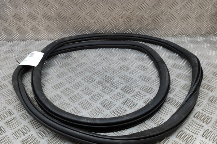 Garnitura ușă dreapta spate AUDI Q4 SUV F4B 2021 OEM: 89A833722 | 25751917