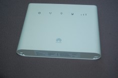 Router 4G / LTE HUAWEI B311-221 150Mbps DOWNLOAD SPEED , LIBER IN ORICE RETEA foto