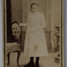 FOTOGRAFIE C.D.V. , STUDIO J. A. WANKMULLER , OBERGUNZBURG , FETITA CU ROCHIE ALBA , SFARSITUL SEC. XIX