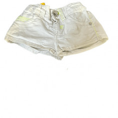 Pantaloni scurti , culoarea alb , marimea 1-2 ani