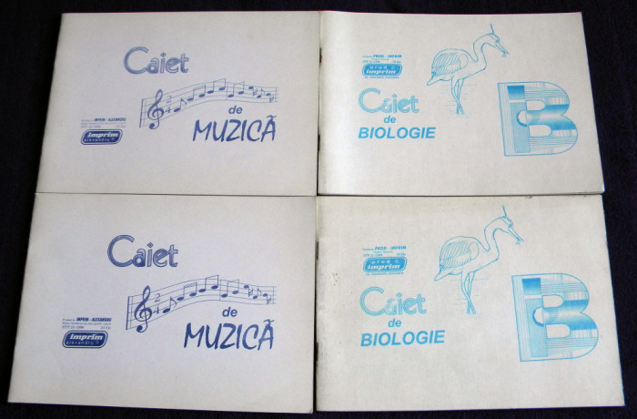 2 caiete biologie 32 file + 2 caiete muzica 24 file, rechizite scolare anii 90