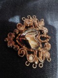 Pandantiv vintage Inima sacra(Coeur sacre)bijuterie de inspiratie baroca.gotica sau religioasa artizanala,Aurie,frumoasa bijuterie vintage