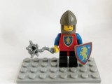 bnk jc LEGO Castle 6060 Knight&rsquo;s Challenge - The Lion Kings - soldat pedestru cu biuzdugan cu lant si scut