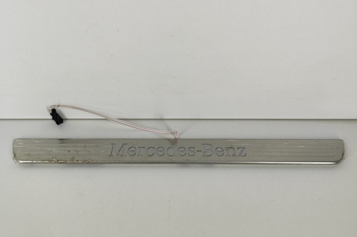 Ornament prag dreapta față MERCEDES-BENZ GLE W167 2023 OEM: A1676861300,A1676800104 27969094