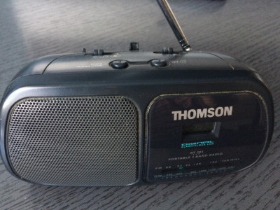 RADIO DE COLECTIE MW/FM THOMSON RT-203 FUNCTIONAL DIN 1988.CITITI CU ATENTIE ! foto