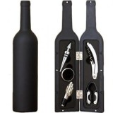 Cumpara ieftin Set cadou 5 accesorii pentru vin cu 6 piese si cutie in forma de sticla