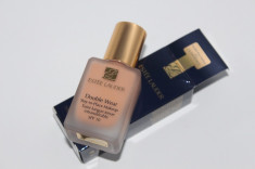 Fond de ten Estee Lauder Double Wear Stay in Place Nuanta 4C1 Outdoor Beige foto