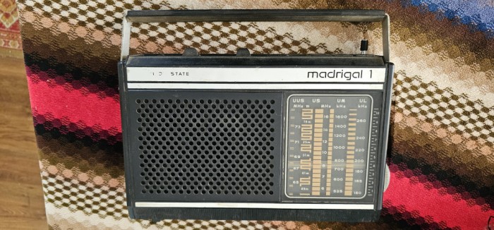 RADIO MADRIGAL 1 SOLID STATE . TEHNOTON . NU FUNCTIONEAZA !