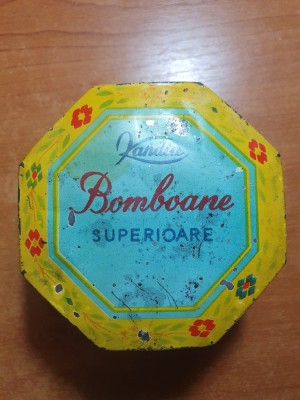 cutie metalica bomboane superioare - kandia - din anul 1961 foto