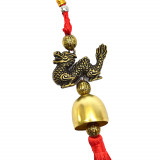 Amuleta cu dragon si clopotel