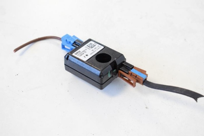 Amplificator de antena BMW 4 Coupe F32, F82 2014 OEM: 9231466 | 4056617