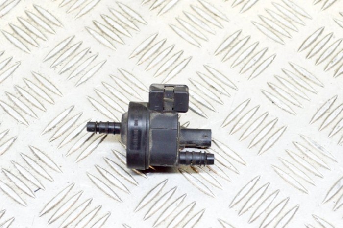 Supapa solenoid AUDI A3 Limousine 8VS, 8VM 2015 OEM: 06H906517T 12447383