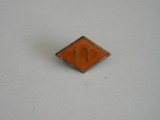 QW9 N5 88 - insigna - simobol romb - initialele LT, Europa