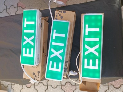 LOT 3 INDICATOR LED ILUMINAT SIGURANTA EXIT marca NOVELITE NV-4105.02030 foto