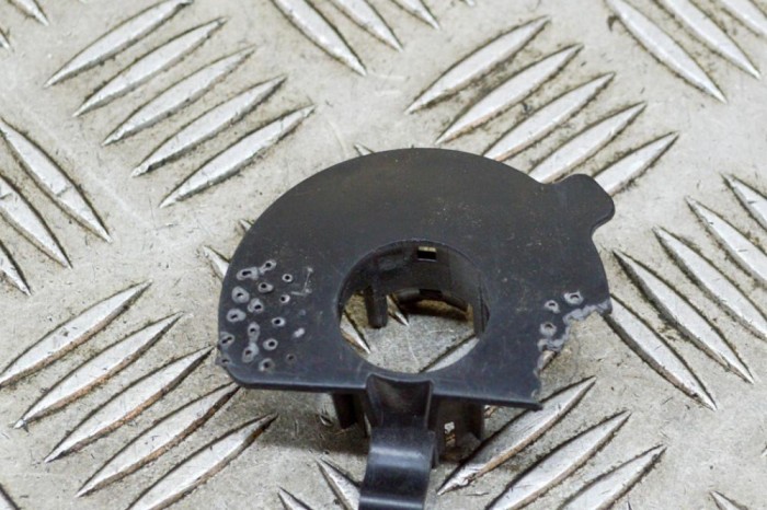 Suport senzor de parcare TESLA MODEL 3 2018 OEM: 1088446-00-B 15067197