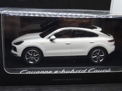 Macheta Porsche Cayenne e-hybrid Coupe Norev 1:43 foto