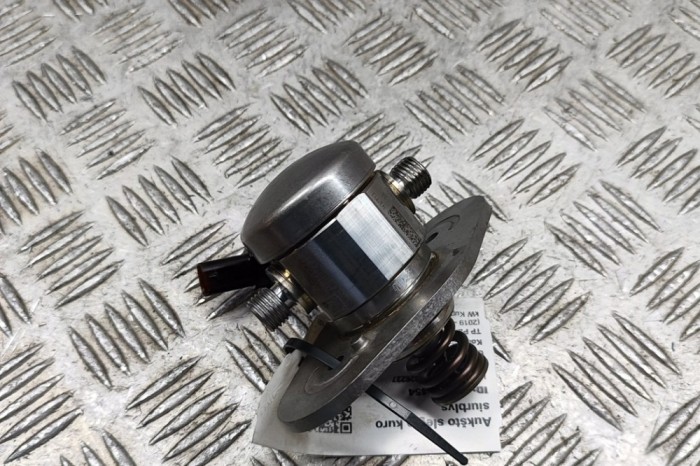 Pompa de combustibil de &icirc;naltă presiune BMW 2 Gran Coupe F44 2022 OEM: Coupe | 31301454
