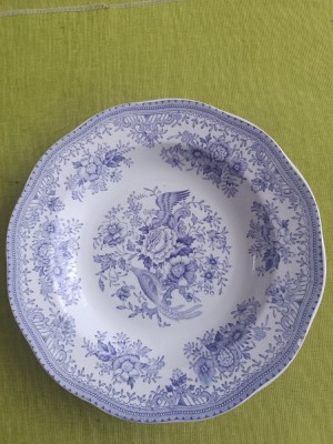 Farfurie decorativa, portelan aseatic peasans, Suedia foto