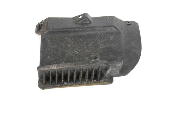 Aparatoare noroi st&acirc;nga spate AUDI TT FV3 2018 OEM: 8S0853833