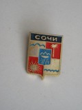 QW9 N4 43 - insigna - orase - Soci - Rusia, Asia