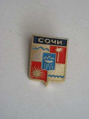 QW9 N4 43 - insigna - orase - Soci - Rusia foto