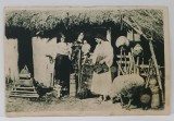 ROMANIA , FEMEI IN PORT POPULAR , LANGA CASA , LA TARA , CARTE POSTALA ILUSTRATA , INCEPUT DE SECOL XX