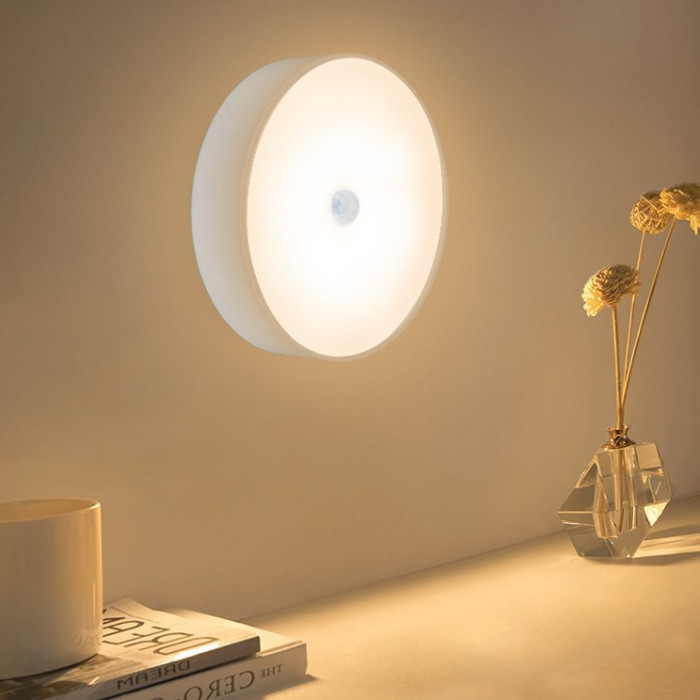 Lampa LED cu senzori de miscare, incarcare USB, lumina calda, de interior