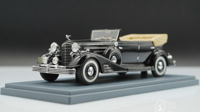 1933 Cadillac Fleetwood Phaeton open - NEO 1/43 foto