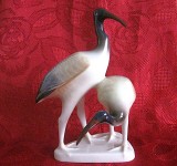 FIGURINA BIBELOU PORTELAN HOLLOHAZA UNGARIA PICTAT MANUAL PASATI - IBIS SACRU AFRICAN 18 CM