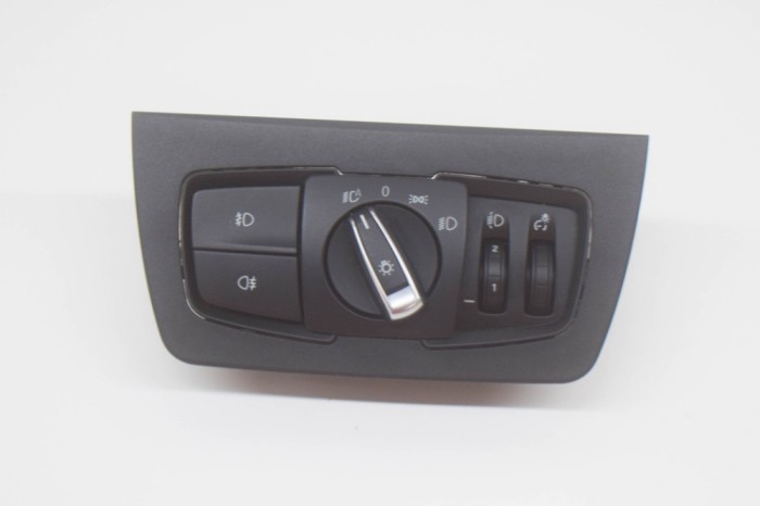 Modul de control comutator faruri BMW 3 F30, F80 2016 OEM: 9218531,9393949 13281348