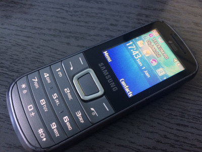 TELEFON DUAL SIM SAMSUNG GT-E2252 FUNCTIONAL.CITITI CU MARE ATENTIE DESCRIEREA! foto