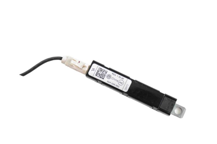 Amplificator de antena VW PASSAT Variant B7 365 2012 OEM: 3AF035552