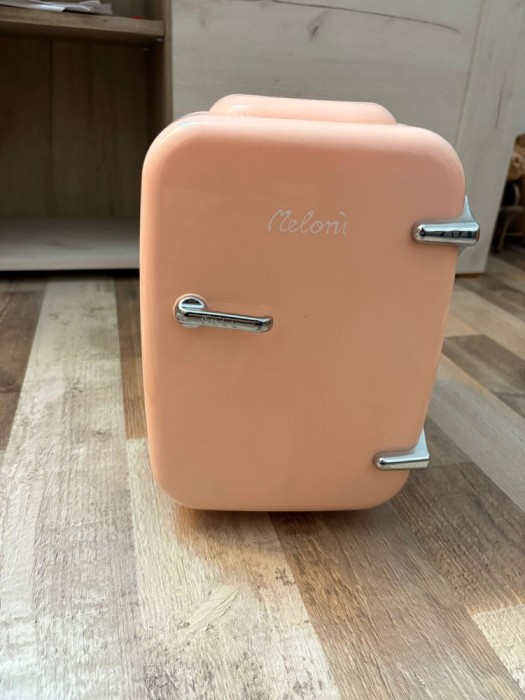 Minifrigider make-up Meloni