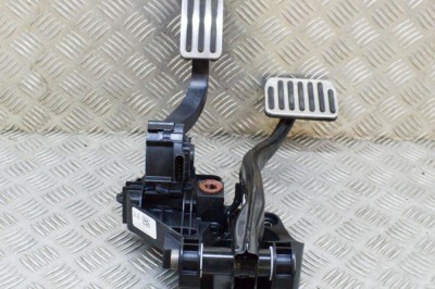 Pedala de accelerație TESLA MODEL 3 2018 OEM: 1044691-00-D 15064900 foto