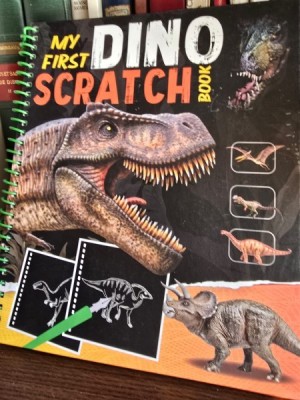My first Dino Scratch Book (Prima mea carte de razuit, cu dinozauri) foto