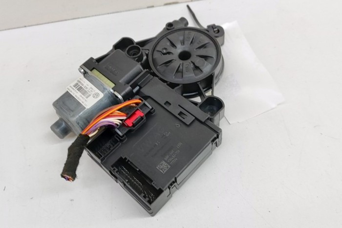 VW PASSAT Variant B7 365 2012 OEM: 3C0959793C,3C0959793,3AA959701A,3AA959701 SKU: 30193317