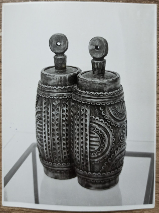Vase de lemn din Moldova// fotografie de presa