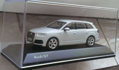 Macheta Audi Q7 (4M) 2017 alb - Spark 1/43 foto