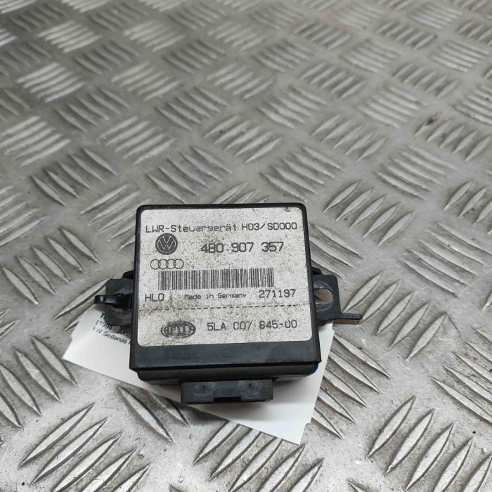 Modul de control far AUDI A8 D2 4D2, 4D8 1997 OEM: 4B0907357 29950704