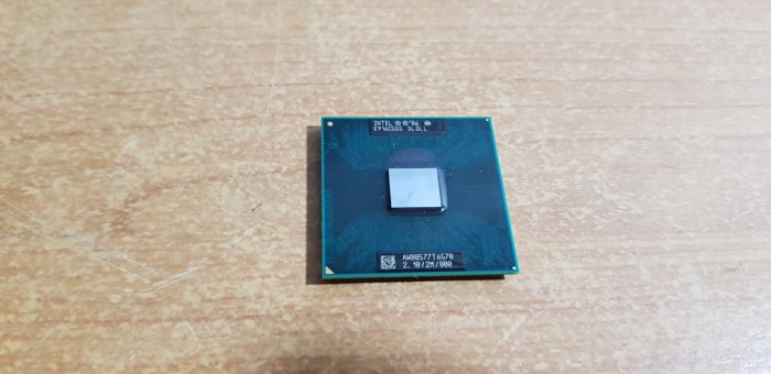 Intel Core 2 Duo Mobile T6570 @ 2,1 GHz - 800 MHz - 2 MB L2 - SLGLL