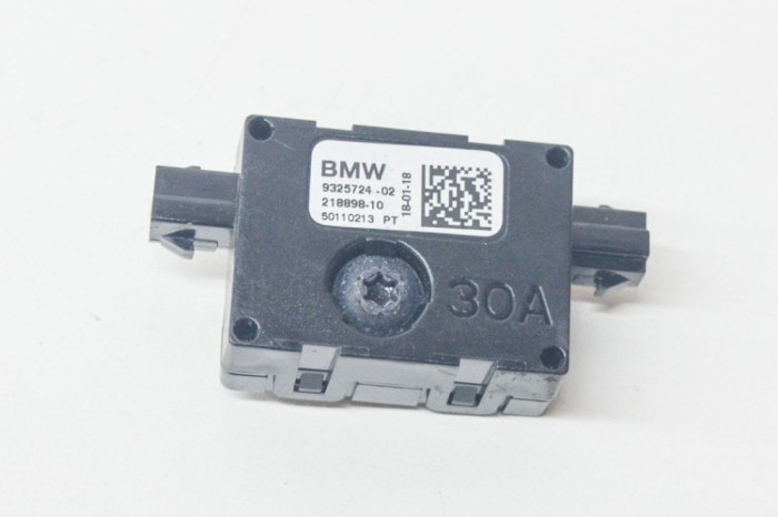Amplificator de antena BMW 7 G11, G12 2018 OEM: 9325724,218898-10 12151590
