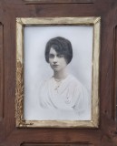 Portret de femeie, fotografie atelier Bellecard Lyon (1920), ramă deosebită