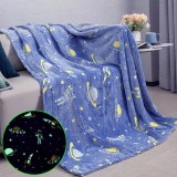Patura fosforescenta cu astronauti, flanel moale 130x150 cm, patura pufoasa cu stele si planete, decor modern pentru dormitor, patura calduroasa