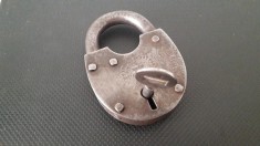 lacat vechi cu cheie foto