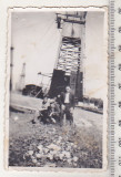 Bnk foto Sonda de petrol - anii 50, Alb-Negru, Romania de la 1950, Cladiri