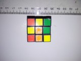 CUB MIC - LATURA 4 CM TIP RUBIKS CUBE