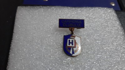 insigna Campionul Clubului Hermes Arad foto